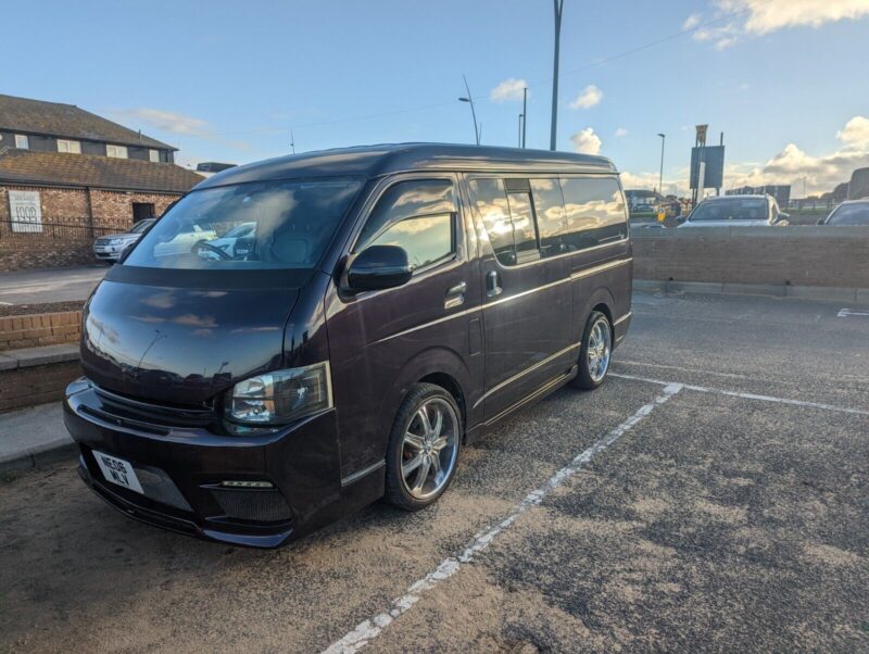 Toyota hiace Super Custom wide body lwb - rare as hen's teeth - Japan's finest! Image
