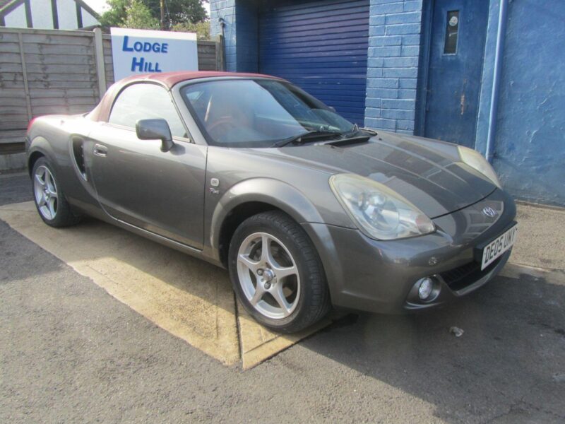 TOYOTA MR2 ROADSTER VVTI RED 2005 Image