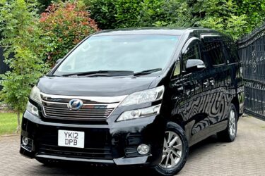 Toyota Velfire Hybrid Image
