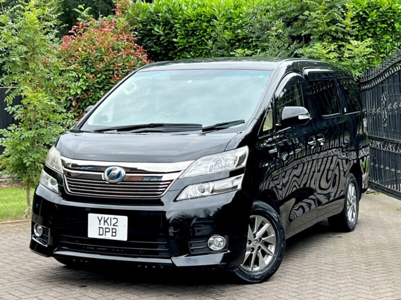 Toyota Velfire Hybrid Image