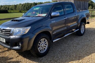 2015 TOYOTA HILUX INVINCIBLE double cab AUTOMATIC 2015 3.0D-4D 4x4 pick up Image
