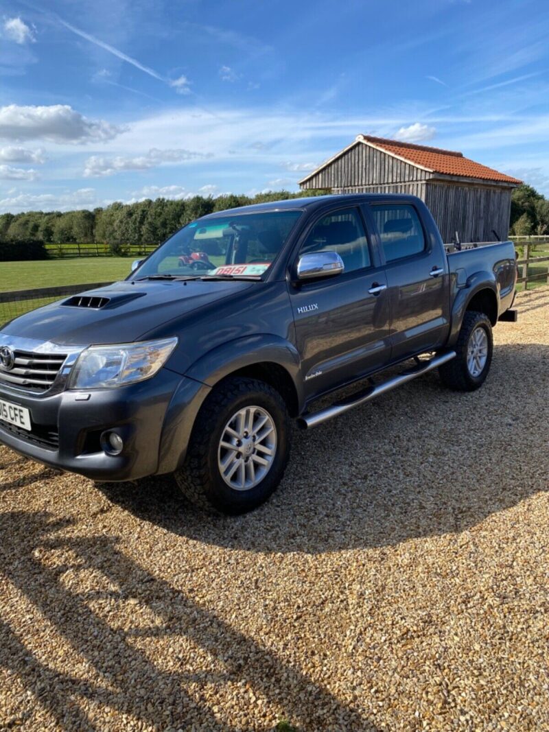 2015 TOYOTA HILUX INVINCIBLE double cab AUTOMATIC 2015 3.0D-4D 4x4 pick up Image