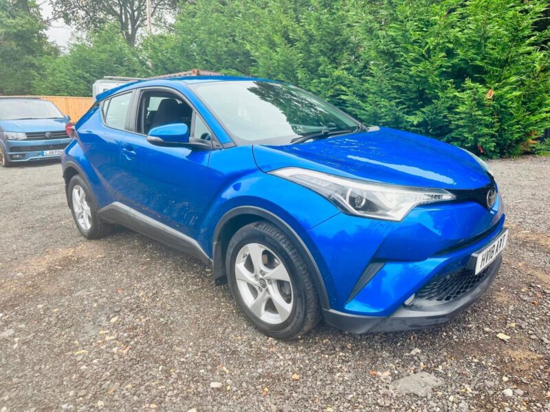 2018 TOYOTA C-HR 1.2 ICON PETROL 5 DOOR ONLY 44,000 MILES FUL SERVICE HISTORY Image