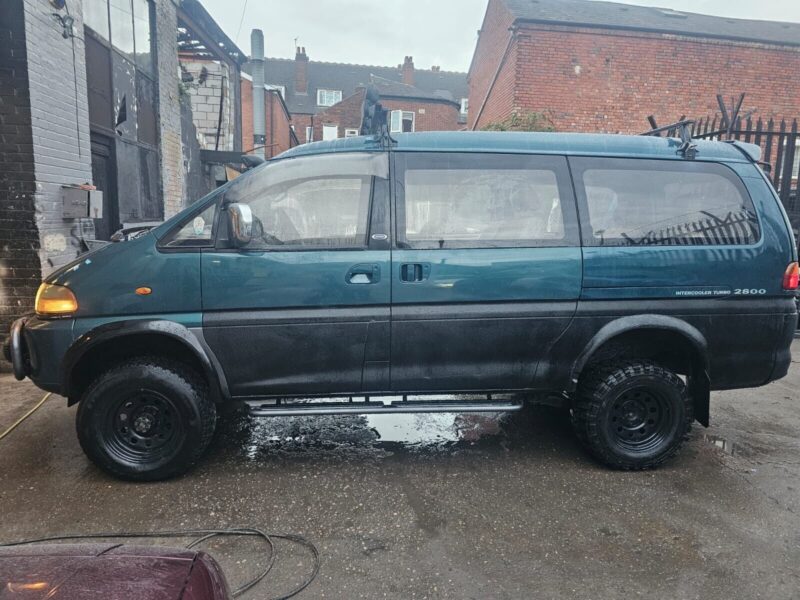 Mitsubishi Delica L400 4x4 Space Gear raised suspension 2.8 DIESEL LWB!!! Image