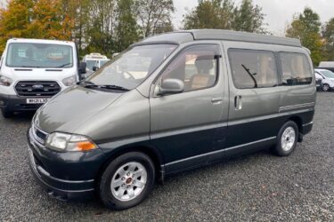 Toyota Granvia automatic camper 3 leter diesel Image