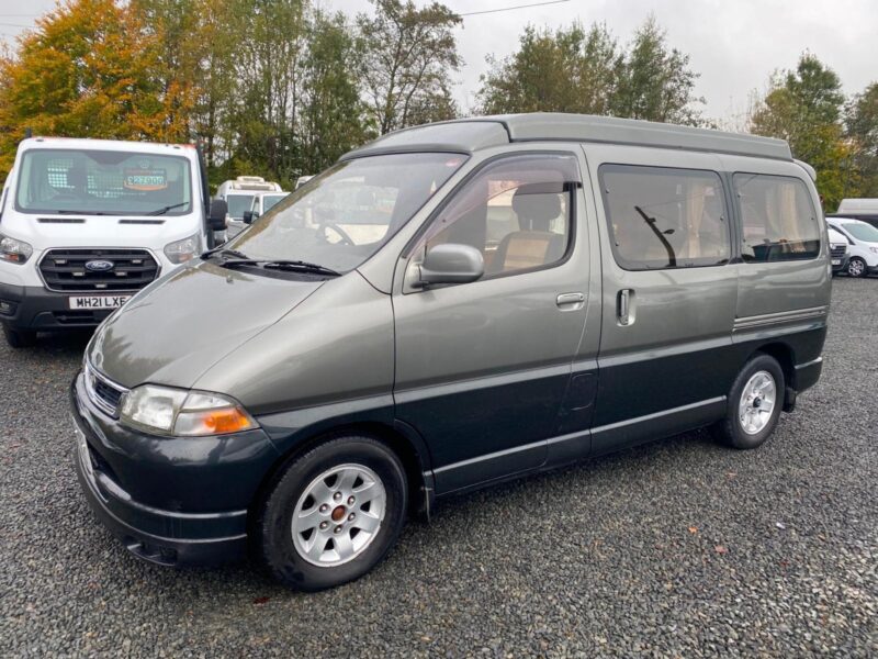Toyota Granvia automatic camper 3 leter diesel Image