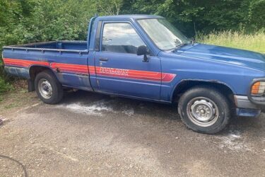 toyota hilux pickup single cab 4X2 1987 Image