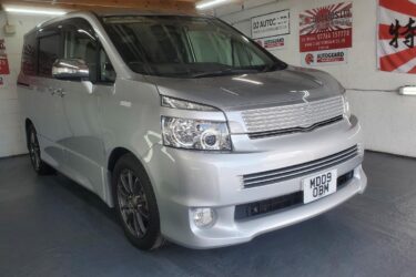 Toyota voxy 2.0 automatic 8 seater fresh japanese import 4.5 grade bimta 09 Image