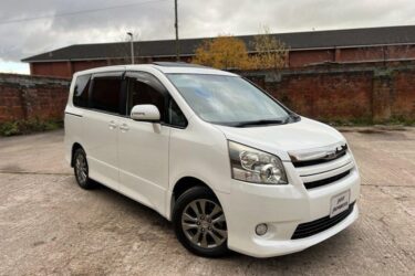 2008 TOYOTA VOXY NOAH S G Edition + Sunroofs + 8 Seater MPV Japanese Import Image
