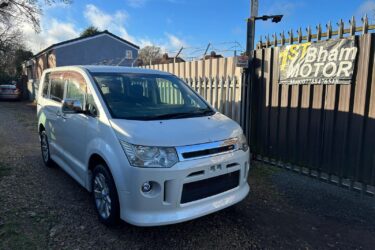 2011 Mitsubishi Delica 2.4 Automatic Petrol Image