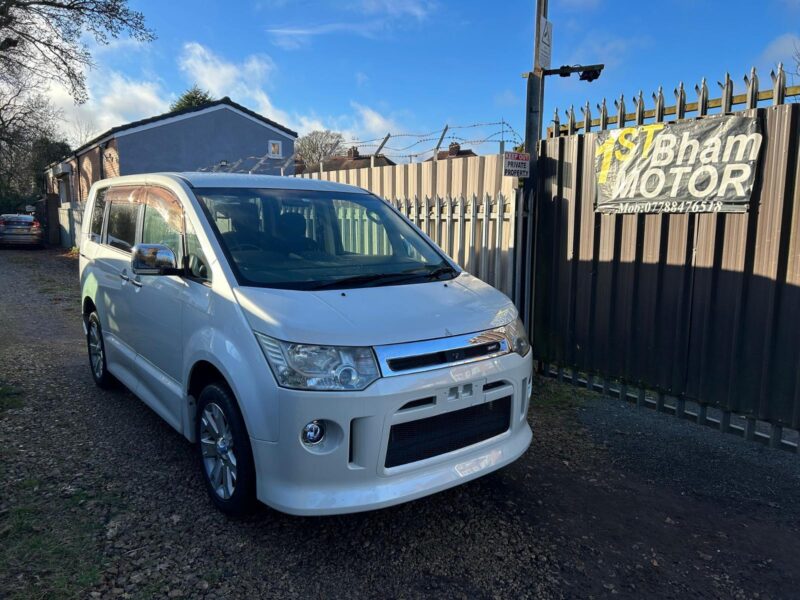 2011 Mitsubishi Delica 2.4 Automatic Petrol Image