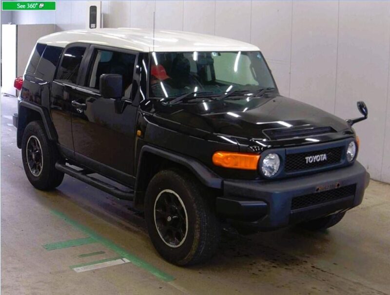 FRESH IMPORT 2016 TOYOTA FJ CRUISER 4.0 VVTI PETROL V6 AUTO AUCTION GRADE 4.5B Image