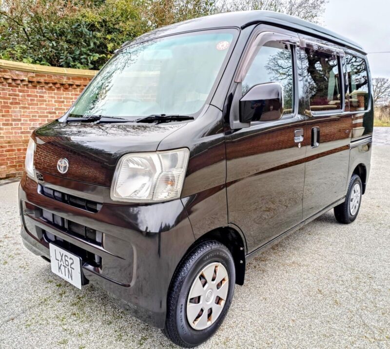 Toyota Pixis 650cc Automatic KeiCar Minivan Same as Daihaitsu HiJet ULEZ OK Image