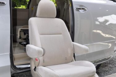 Toyota Vellfire DISABLED WELLCAB SEAT 31000 MILES Petrol Automatic Image