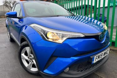 2019 toyota chr hybrid 1.8 Hybrid Icon 5dr CVT blue Image