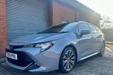 2019 Toyota Corolla 1.8 VVT-i Hybrid Design 5dr CVT ESTATE PETROL/ELECTRIC Autom Image