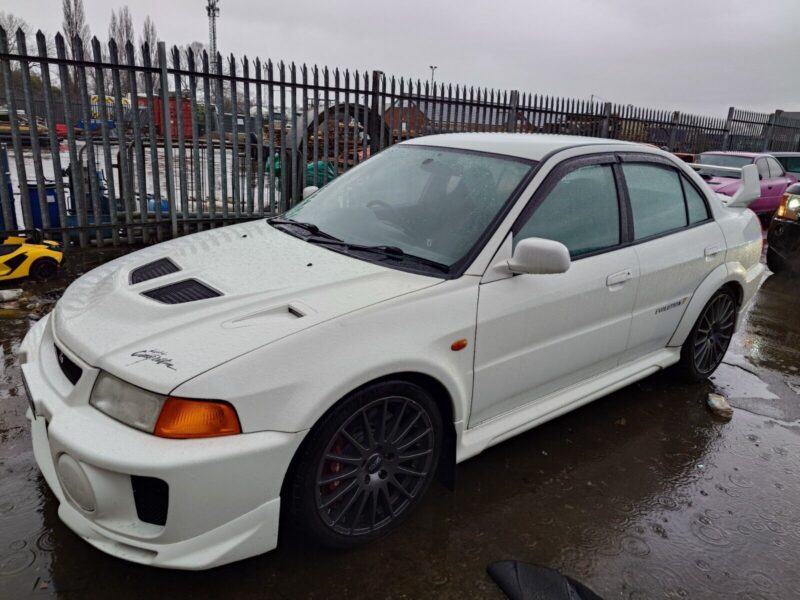 mitsubishi evo 5 Image
