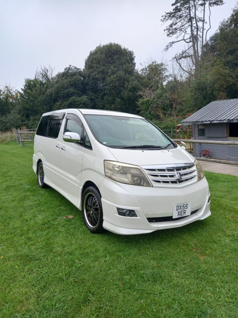 Toyota Alphard Image