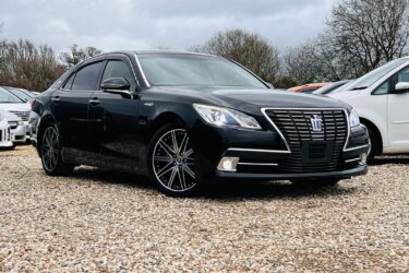 TOYOTA CROWN ROYAL SALOON G 2.5 AUTO HYBRID HUGE SPEC FULL LEATHERS GRADE 4/B Image