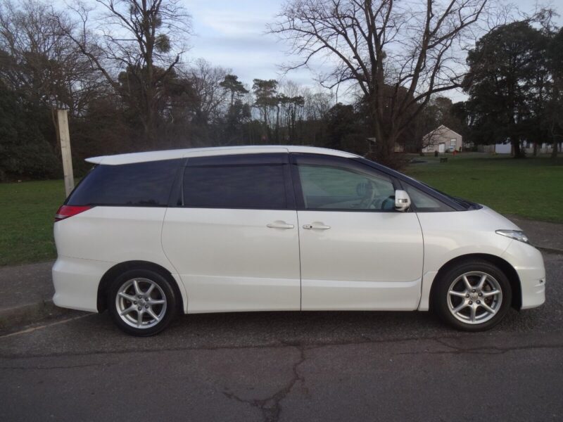 toyota estima car Image