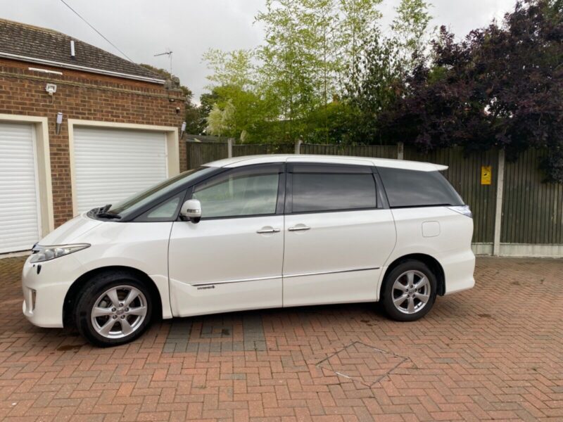 Toyota Estima E Four X Hybrid ULEZ compliant 2011 ,7 Seater Automatic PearlWhit Image