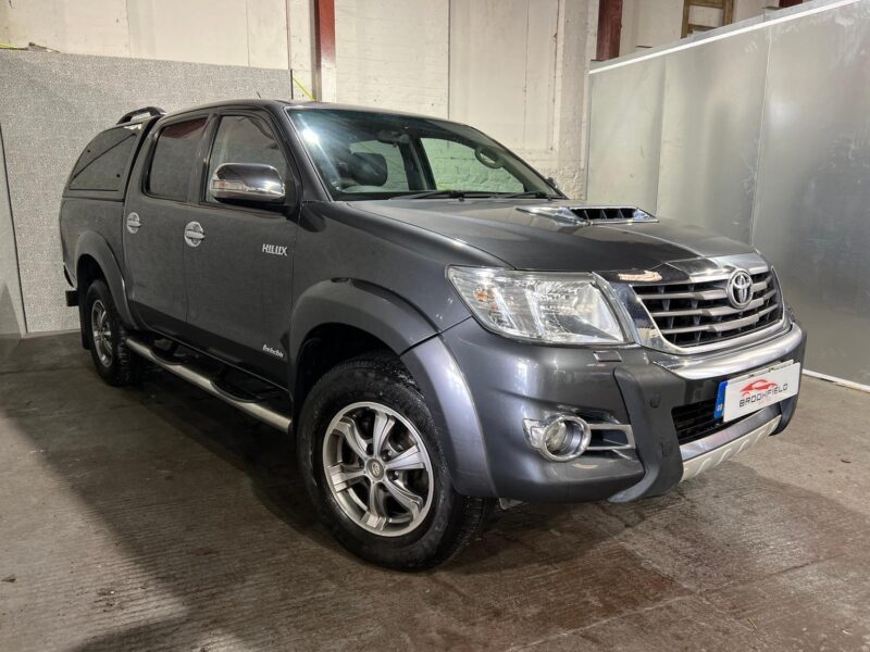 2015 Toyota Hi-lux 3.0 D-4D Invincible X Pickup 4dr Diesel Auto 4WD Euro 5 (Hi Image