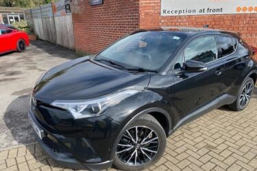 2017 Toyota C-HR 1.2T VVt-i Excel Euro 6 5dr HATCHBACK Petrol Manual Image