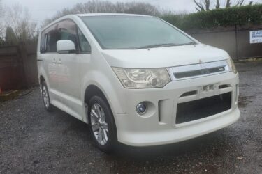 Mitsubishi delica d5 automatic 4wd fresh japanese import awaiting dvla v5 Image