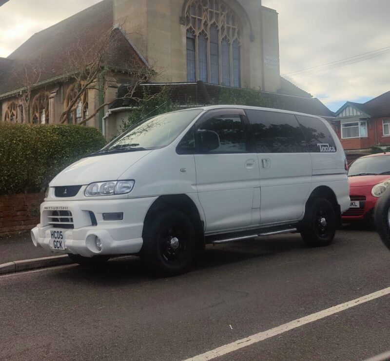 Mitsubishi Delica L400 Chamonix 2005 JDM 3.0 V6 AUTO PETROL Image