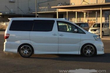 Toyota Alphard 2.4 white automatic 8 seater japanese import due in march 2008 Image