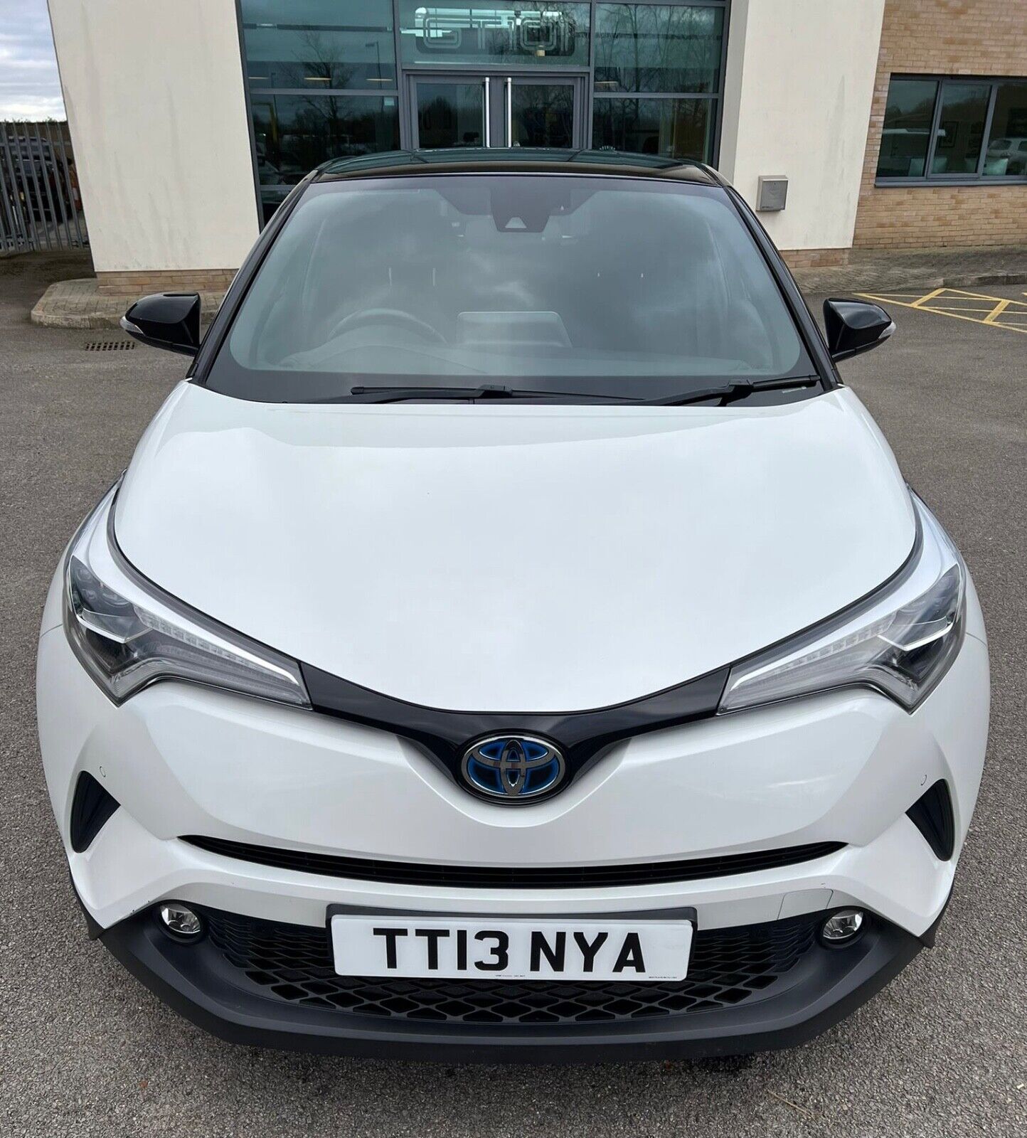 Toyota CHR Dynamic Hatchback HYBRID Automatic For Sale (2019) for £17500.0