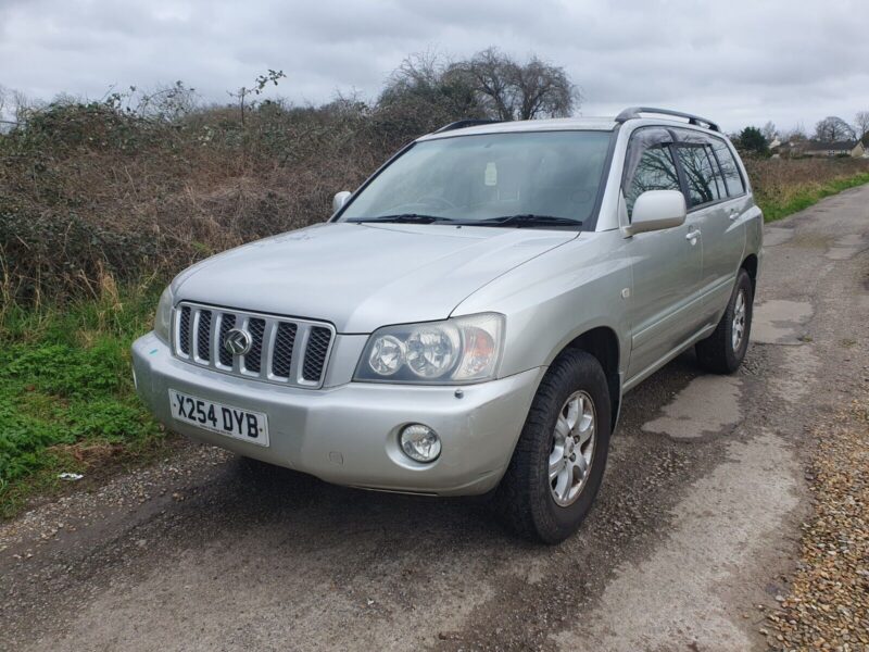 Toyota Klugger 2.4 Petrol Image