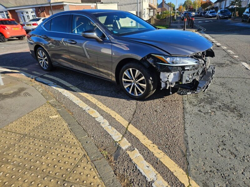 2020 Lexus Es 300H 2.5 E-CVT Euro 6 (s/s) 4dr Saloon Hybrid Automatic Image