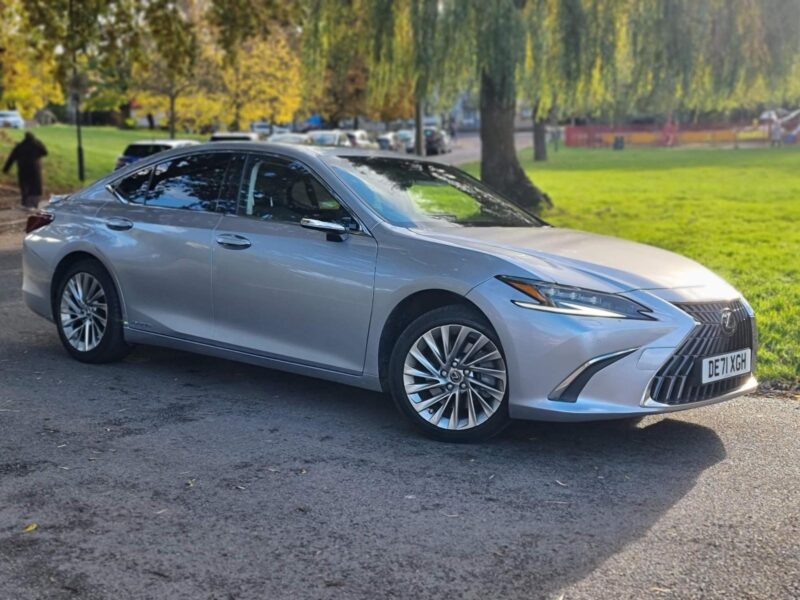 2022 Lexus ES 300h 2.5 Takumi 4dr CVT SALOON PETROL/ELECTRIC Automatic Image