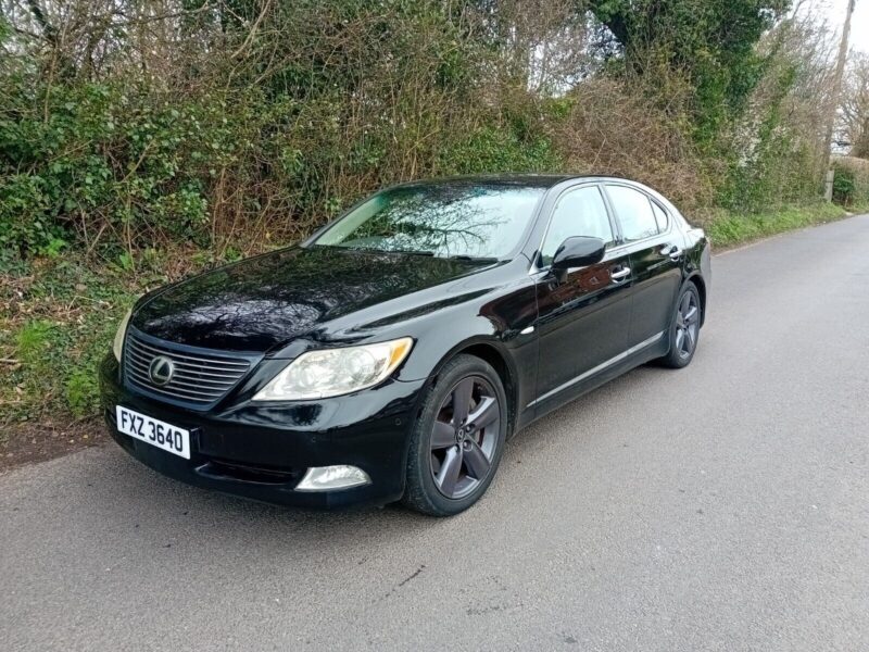 IMMACULATE LEXUS LS460 Image