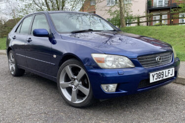 Lexus IS200 Manual Image