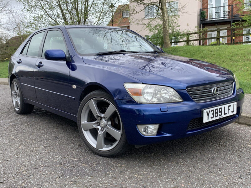 Lexus IS200 Manual Image
