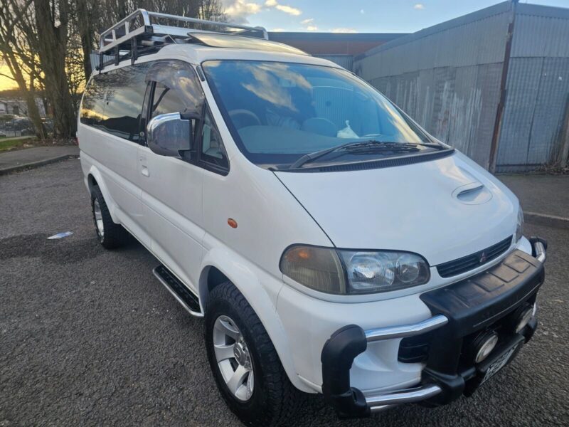 Mitsubishi Delica L400 4x4 Space Gear Super Exceed LWB!!!! 2.8 diesel Image