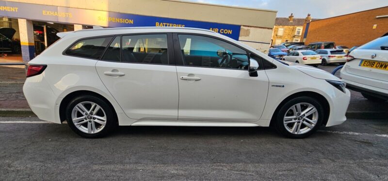 TOYOTA COROLLA 1.8 HYBRID & LPG ICON TECH WHITE 2020 20 ESTATE CHOICE OF 2 Image