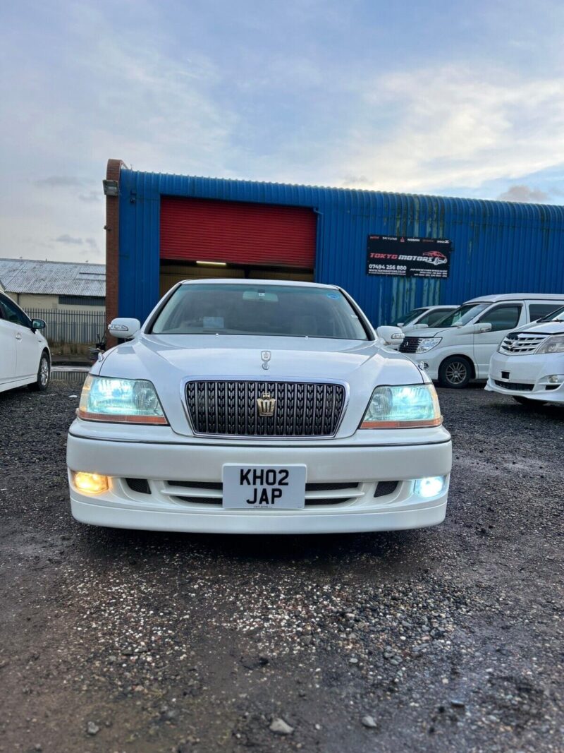 Toyota Crown MODERN CLASSIC 3.0 24V INLINE 6-CYLINDER MAJESTA Fresh Import Image