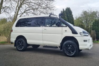 MITSUBISHI DELICA L400 SPACE GEAR Image