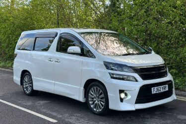toyota alphard 2.4 Image