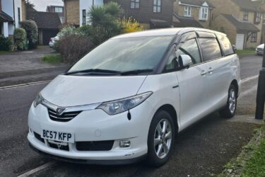 TOYOTA ESTIMA E-FOUR X ULEZ COMPLIANCE Image