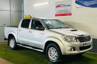 Toyota Hilux 3.0 D-4D Invincible Pickup 4dr Diesel Manual 4WD Euro 5 (171 ps) Image