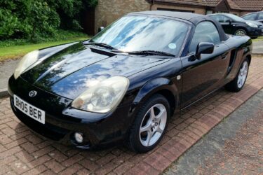 Toyota MR2 with Hardtop Image