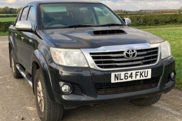 14 64 TOYOTA HILUX 3.0 D4d INVINCIBLE DOUBLECAB PICKUP, BLACK TOWBAR + VAT Image