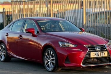 2018 Lexus IS 300h Executive Edition 4dr CVT Auto SALOON Petrol/Electric Hybrid Image