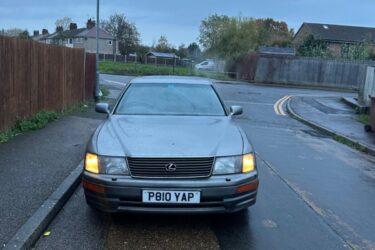 Lexus LS 400 Image