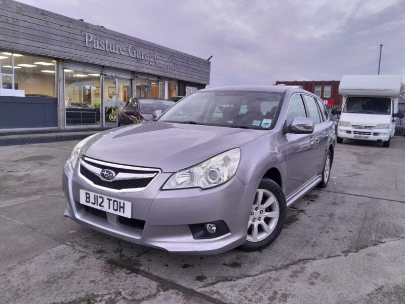 Subaru Legacy 2.0 ES Sport Tourer 4WD Euro 5 5dr (SNav) Petrol Manual Image