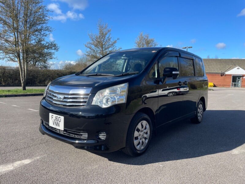 Toyota Noah 2010 69626 miles fresh import 4b grade. 7 seats Image